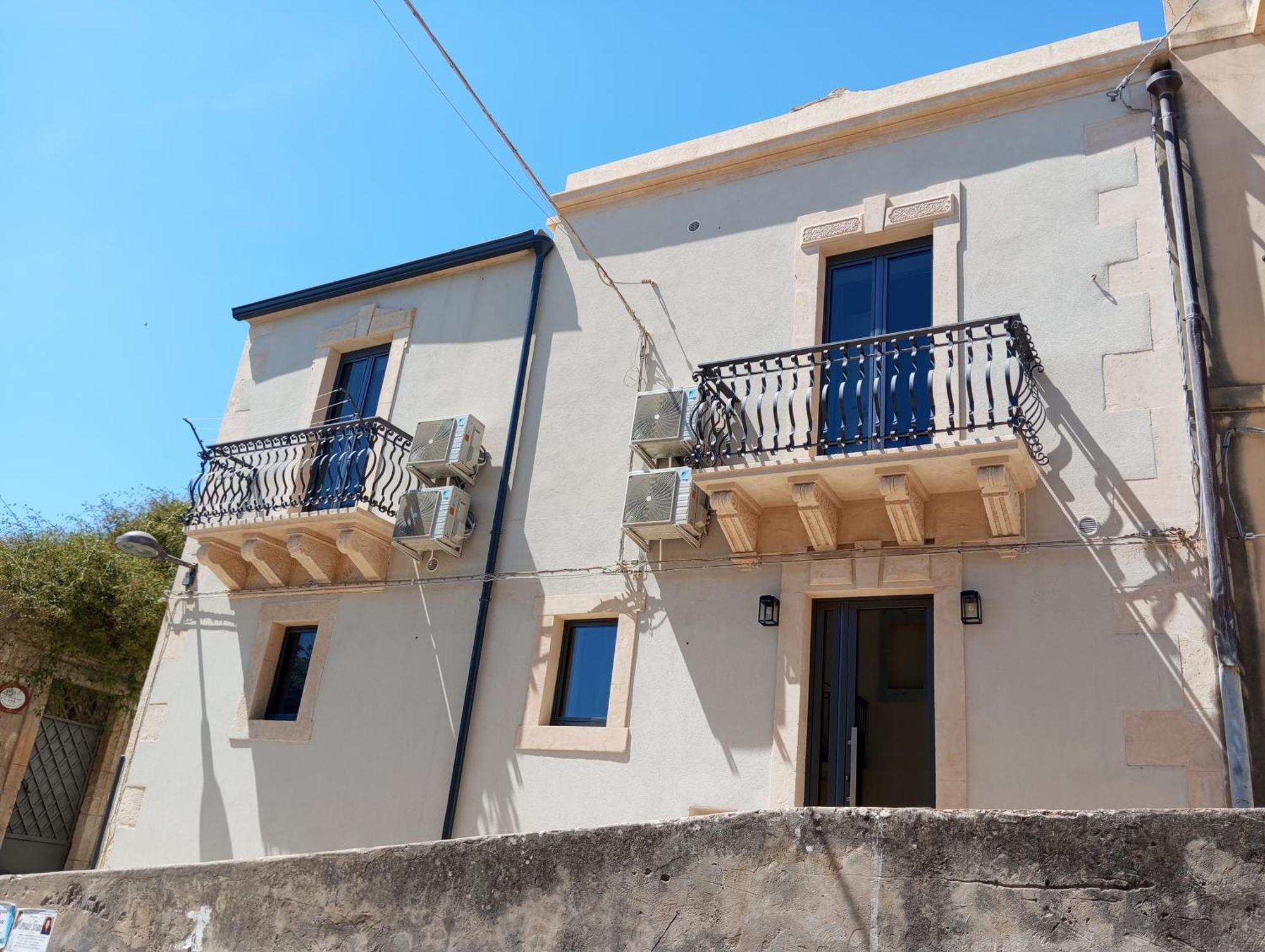 Holiday Home Matt Ros Noto Exterior foto